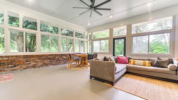 Cottage (3 Bedrooms) | Interior