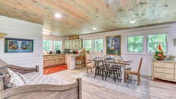 House (2 Bedrooms) | Bahagian dalam