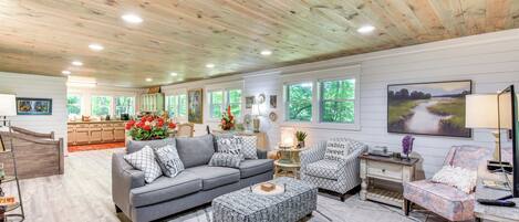 House (2 Bedrooms) | Interior