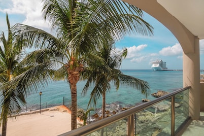 Majestic Beachfront Ocean View El Cantil 2CN