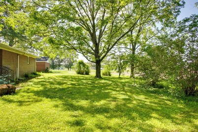 Dog-friendly Lexington Retreat: Step-free Access!