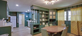 Dog-friendly Lexington Retreat: Step-free Access!