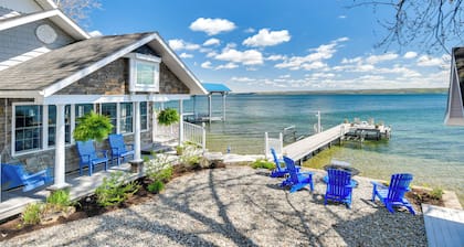 Waterfront Romulus Getaway w/ Private Dock!