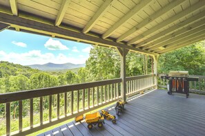 House (3 Bedrooms) | Front of property - Ashe County Log Cabin: Mountain-view Deck, Sauna (Warrensville)