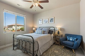 7 bedrooms, desk, iron/ironing board, travel cot