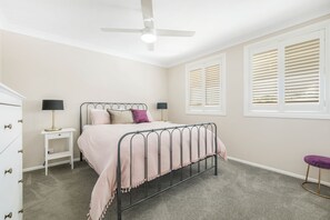 3 bedrooms, iron/ironing board, free WiFi