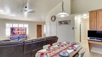 House (4 Bedrooms) | Interior