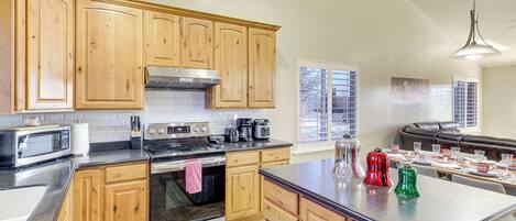 House (4 Bedrooms) | Interior