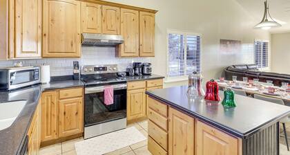 Hike, Golf & Ski: Family Home in South Jordan