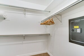 บ้านพัก (4 Bedrooms) | ภายใน