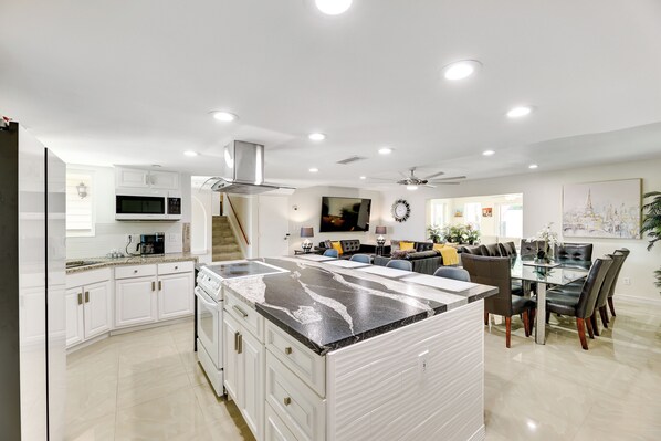 Interior - Pet-friendly Mesa Home w/ Community Amenities! (Mesa)