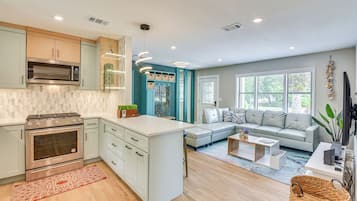 House (4 Bedrooms) | Interior