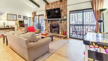 Apartment (3 Bedrooms) | Front of property