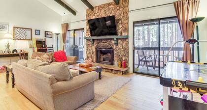 Hike & Golf: Family Home w/ Balcony in Pinetop!