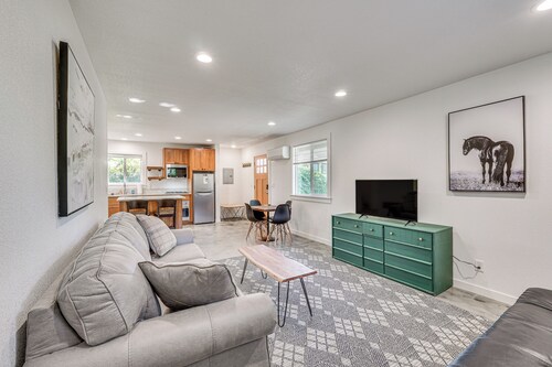 Welcoming Grants Pass Retreat - Walk to Park!