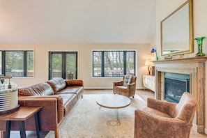 House (3 Bedrooms) | Interior - Lakefront Long Pond Home w/ Wraparound Deck! (Long Pond)