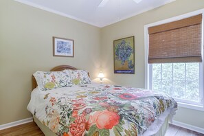 Apartment (3 Bedrooms) | Interior - 3 Mi to Bethany Beach: Coastal Gem w/ Pool Access (Frankford)