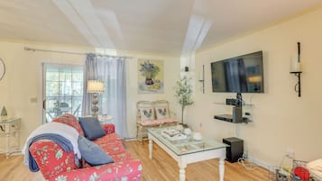 Apartment (3 Bedrooms) | Front of property