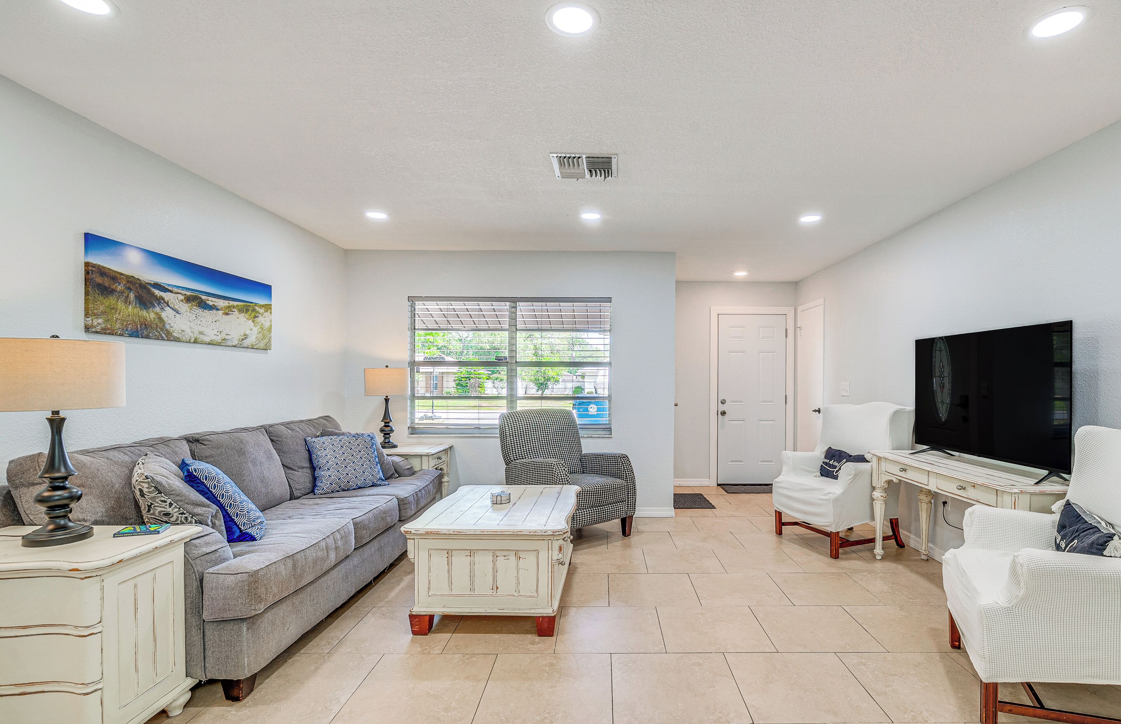 House (3 Bedrooms) | Front of property