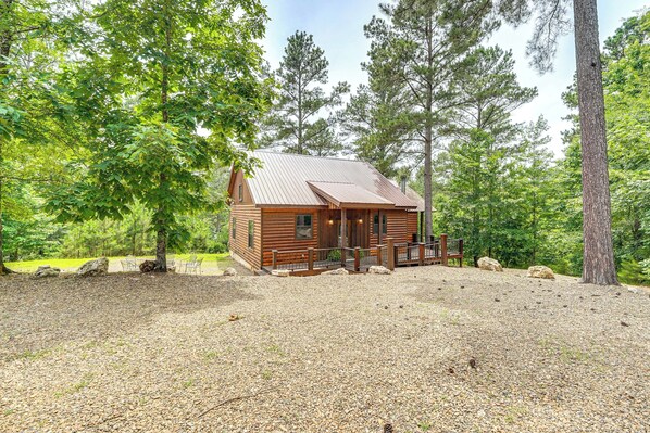 House (2 Bedrooms) | Interior - Cabin w/ Hot Tub & Deck: 5 Mi to Broken Bow Lake (Broken Bow)