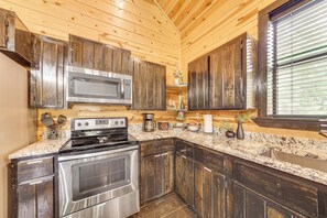 House (2 Bedrooms) | Interior