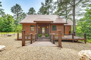 House (2 Bedrooms) | Interior - Cabin w/ Hot Tub & Deck: 5 Mi to Broken Bow Lake (Broken Bow)