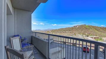 Apartment (2 Bedrooms) | Front of property