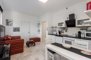 Interior - Small flat in a quiet neighbourhood equipped with all amenities (Calafell)