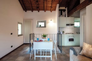 Apartment | 1 bedroom, premium bedding, down comforters, iron/ironing board
