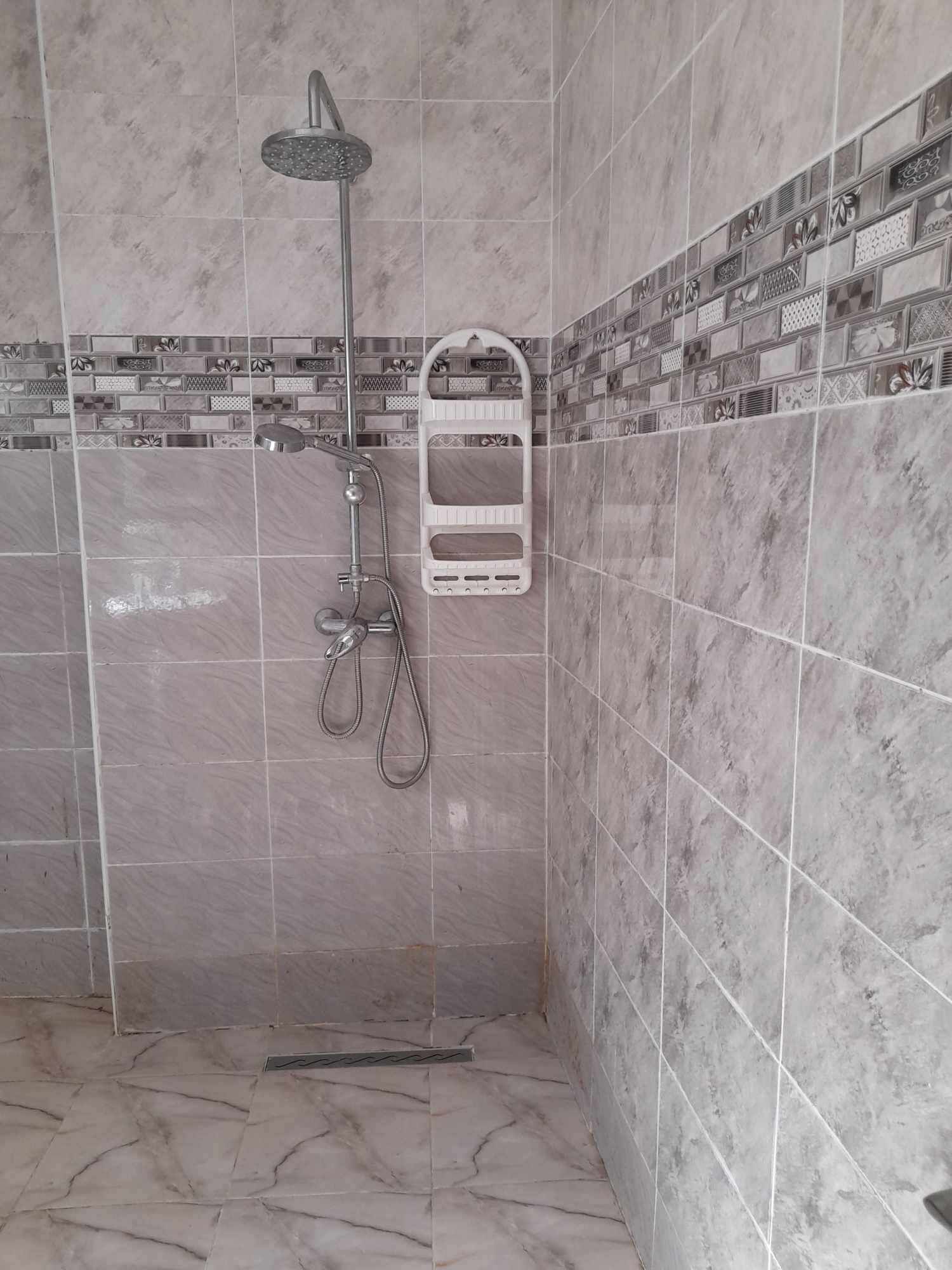 Dusche, Handtücher, Seife, Toilettenpapier