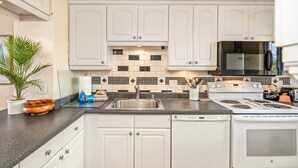 Condo, 1 Bedroom | Private kitchen - Menehune Shores, #517 1 Bedroom Condo by RedAwning (Kihei)