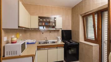 Apartment (Three Bedroom Apartment with Sea View) | Private kitchen | Fridge