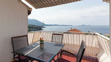 Apartment (Two-Bedroom Apartment with Balcony an) | Balcony