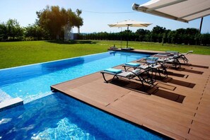 Villa, Smoking