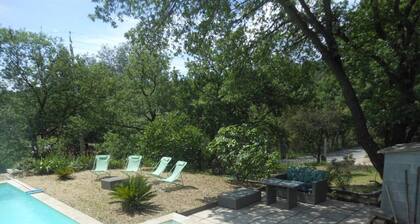 Maison Avec Piscine Dans le Parc du Luberon, Chemin de Randonnée à Proximité