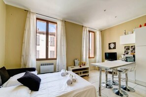 1 bedroom, iron/ironing board, WiFi, bed sheets