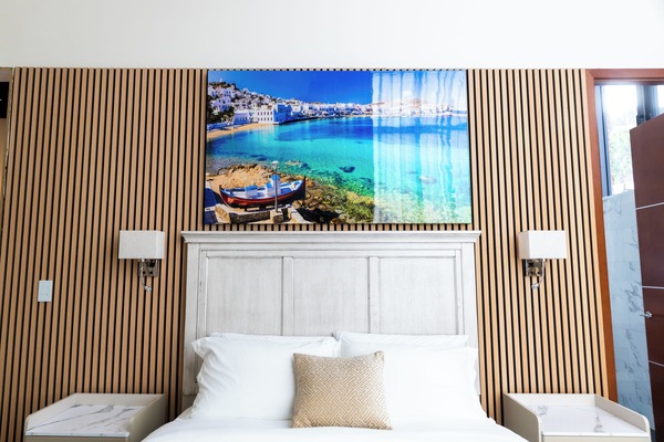 4 habitaciones, tabla de planchar con plancha, wifi y ropa de cama