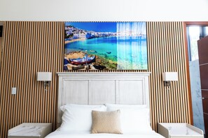 4 bedrooms, iron/ironing board, WiFi, bed sheets - Luxury Downtown Home • 4BR • 5 Bath • Sleeps 10. Near Lake Martin (Alexander)