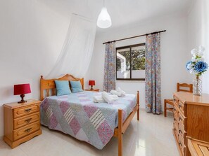 3 bedrooms, iron/ironing board, WiFi - Villa near Luz Beach with Private Pool (Montinhos da Luz)