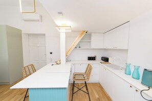 City Apartment | Living area