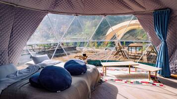 Free minibar, desk, bed sheets