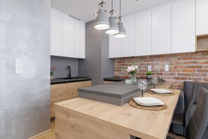 Private kitchen - Studio Tauron Arena Kraków by Renters (Kraków)