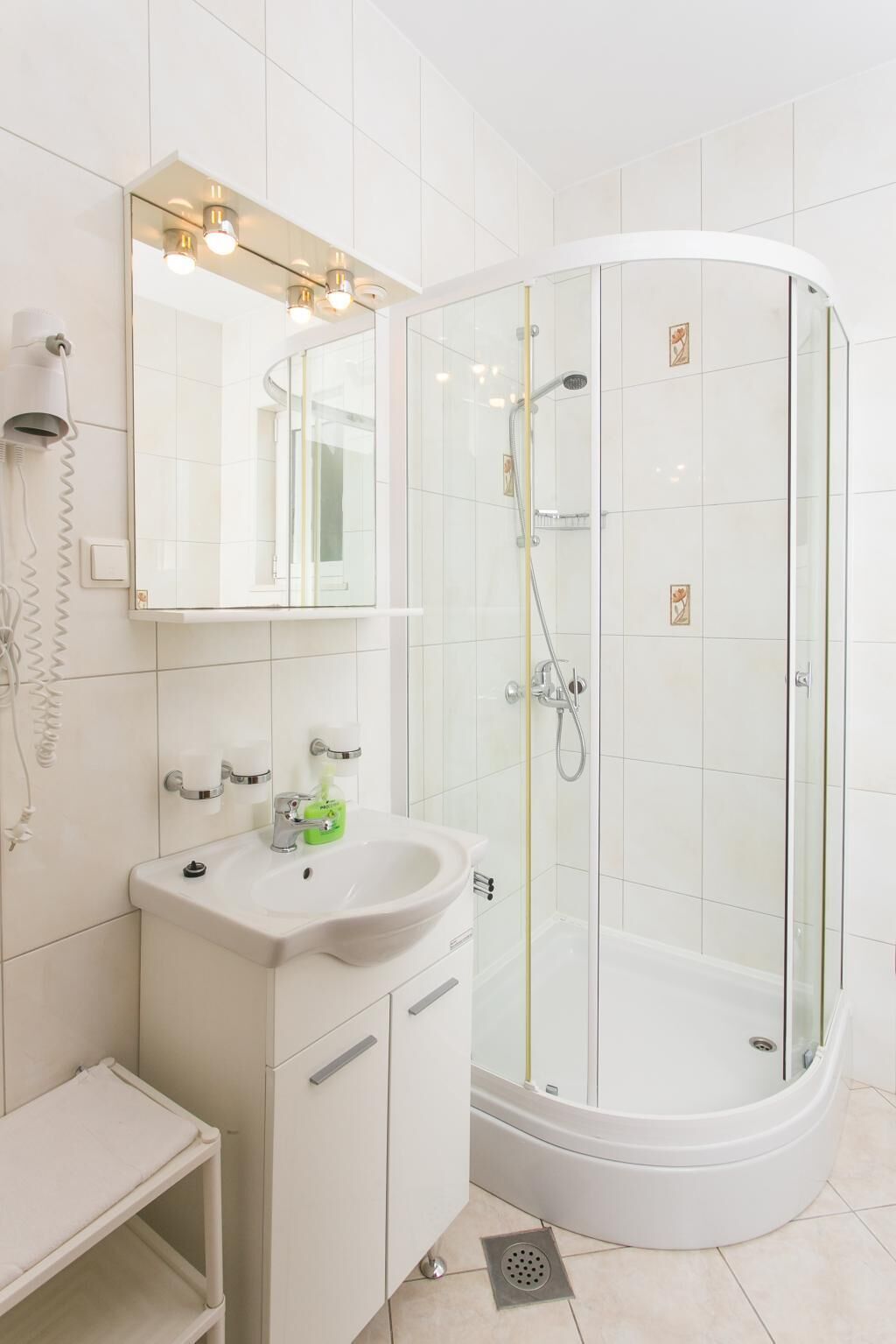 Studio (Apartments Miljan Popovic - Studio Ap) | Bathroom | Shower, towels