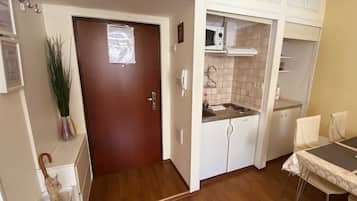 Apartment (Apartment Tomasović Old Town - One-B) | Eigene Küche | Kühlschrank