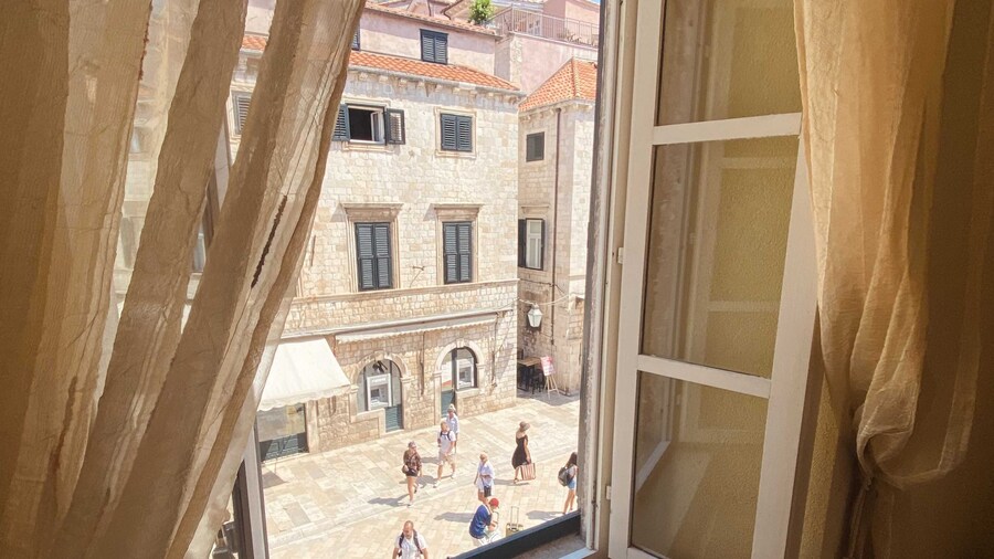 Apartment Tomasovic Old Town