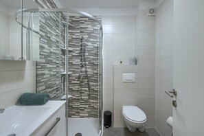 Hårtørrer, håndklæder