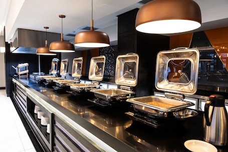 Desayuno buffet diario (ZAR 225 por persona)