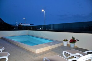 Opvarmet pool