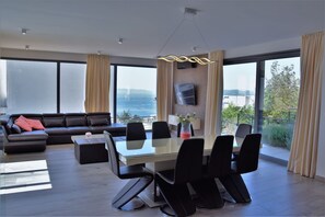TV - Villa Nera2 with Pool (Makarska)