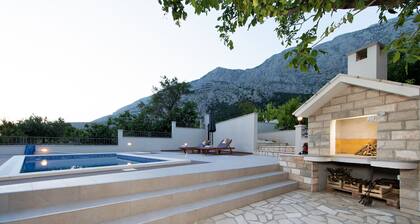 Villa Silencio mit Pool